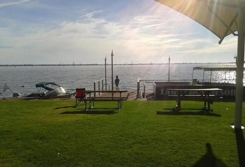 ホテル Lake Edge Resort