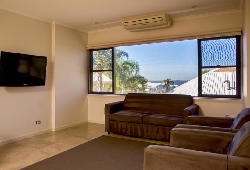 호텔 Lake Edge Resort