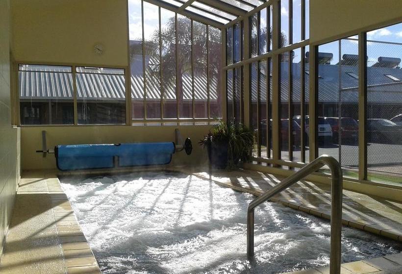 호텔 Lake Edge Resort