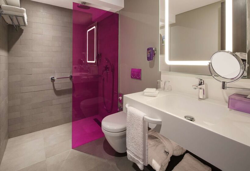 هتل Park Inn By Radisson Izmir