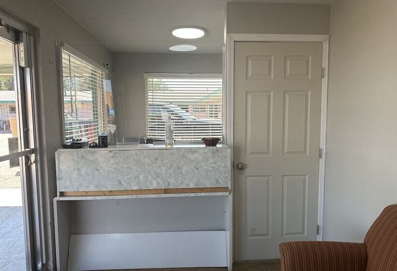 בית מלון כפרי Rotan Inn