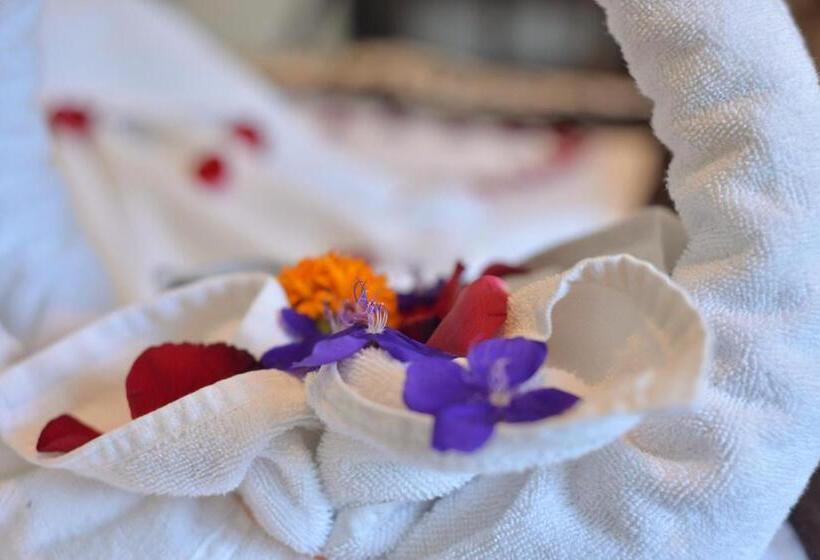 فندق Royal Kandyan