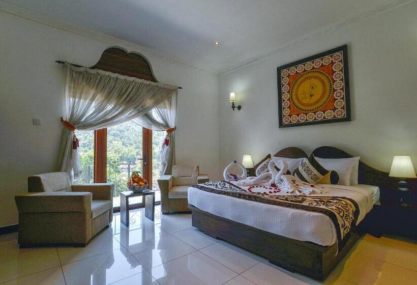 فندق Royal Kandyan