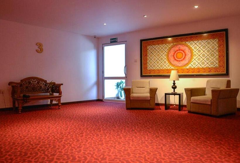 فندق Royal Kandyan