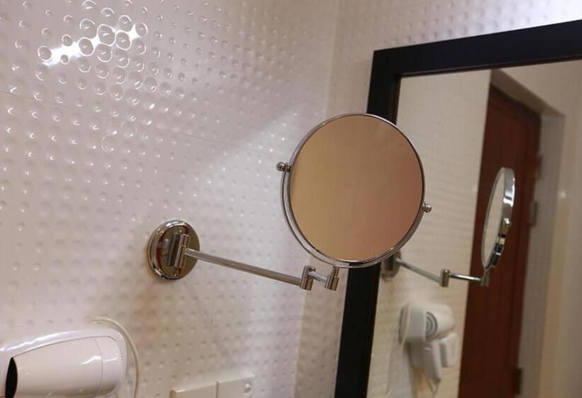 فندق Royal Kandyan