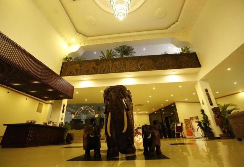 فندق Royal Kandyan