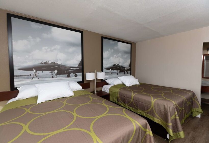 فندق Super 8 By Wyndham Goldsboro