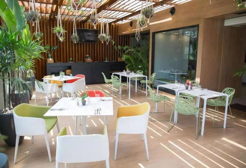 Seen Hotel Abidjan Plateau