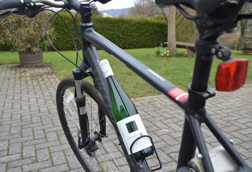 ベッドアンドブレックファースト Weingut H. Gindorf