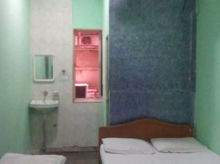 هتل Central Guest House