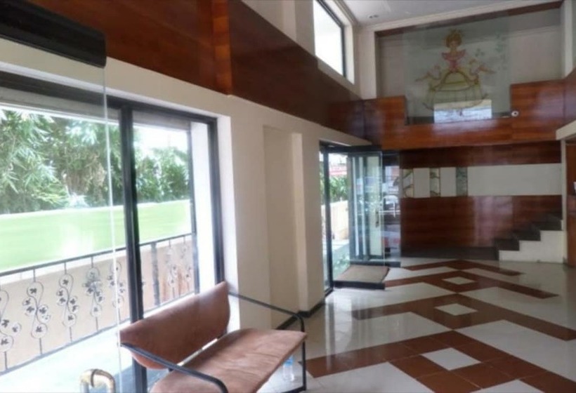 فندق Cinderalla Inn Lodging