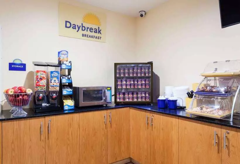 Hotelli Days Inn By Wyndham Brooklyn Crown Heights