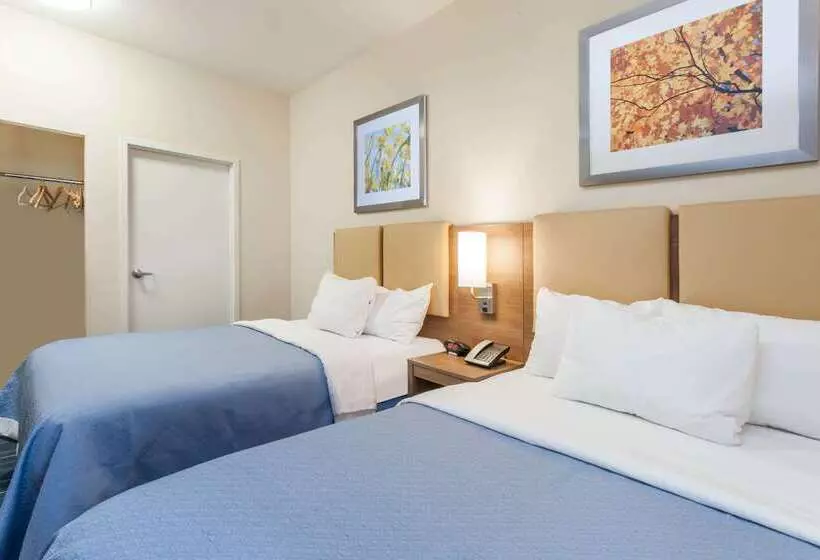 Hotelli Days Inn By Wyndham Brooklyn Crown Heights