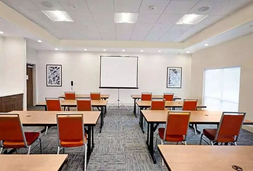 ホテル Holiday Inn Express & Suites   Chalmette   New Orleans S, An Ihg