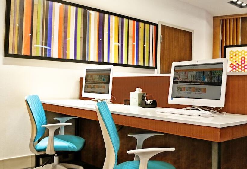 호텔 Holiday Inn Express & Suites   Chalmette   New Orleans S, An Ihg