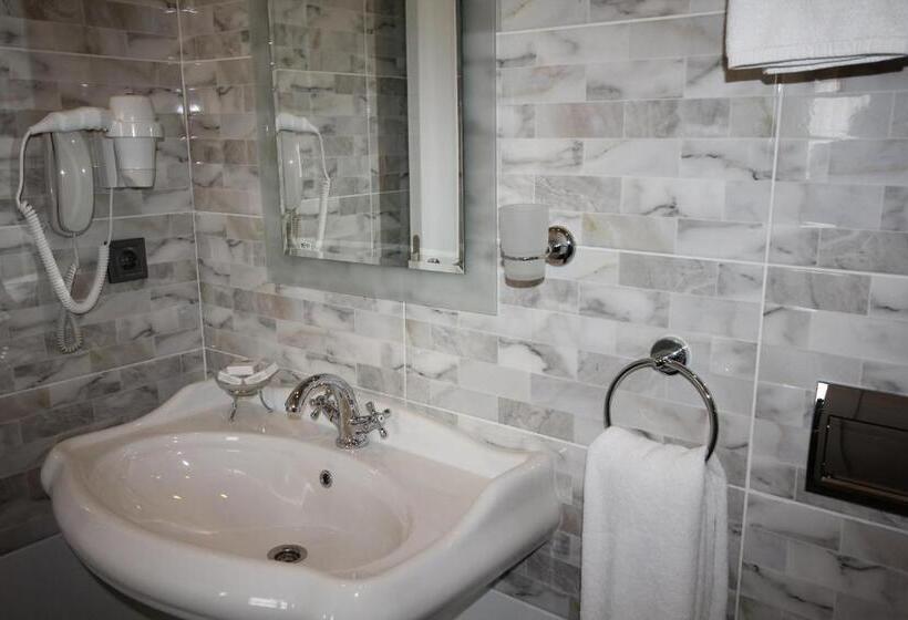 בית מלון כפרי Naumpasa Konagi