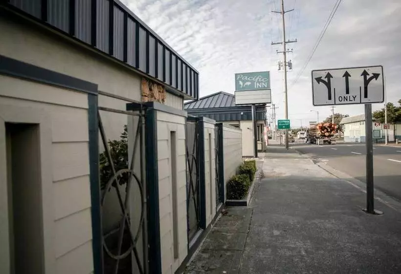 モーテル Pacific Inn