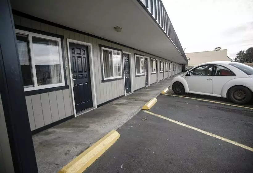 モーテル Pacific Inn