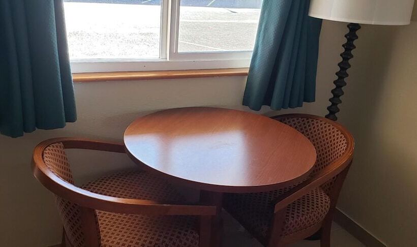 汽车旅馆 Pacific Inn