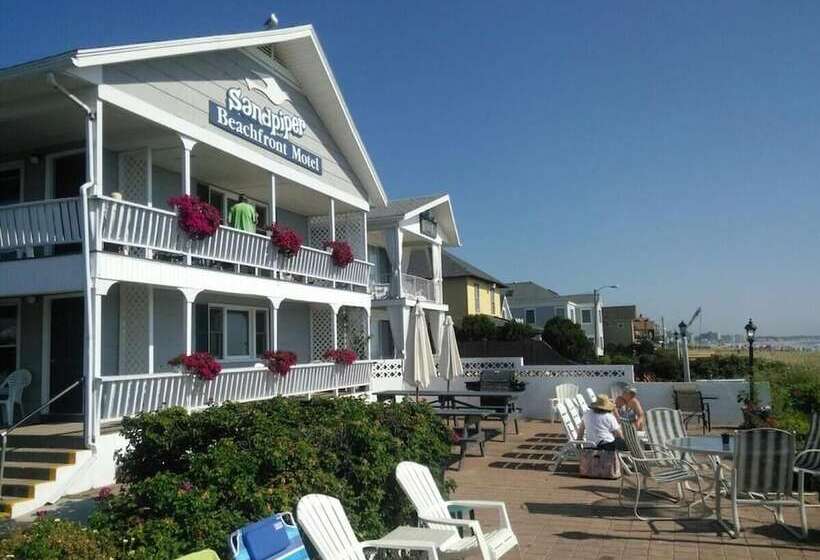 Sandpiper Beachfront Motel