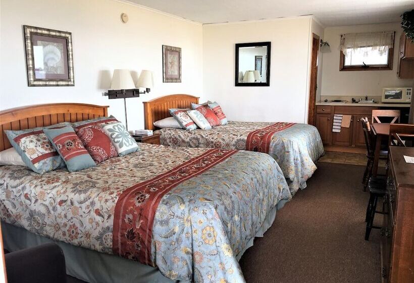 Sandpiper Beachfront Motel