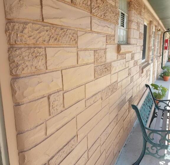 Sleep For Less Motel