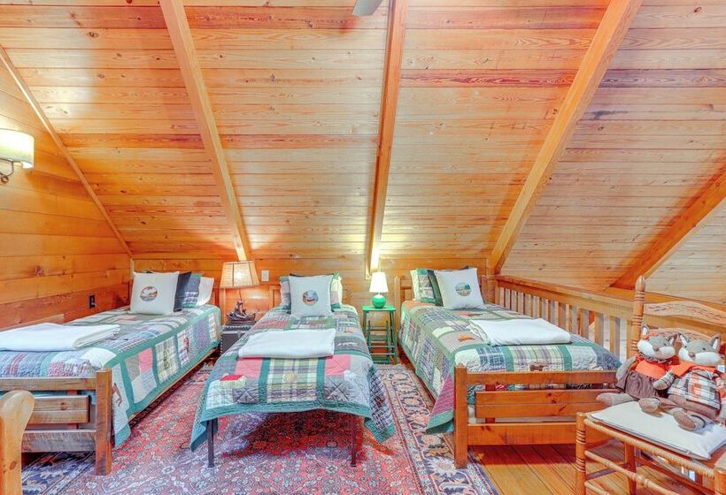 2 Decks + Fire Pit: Mountain Cabin In Big Canoe!