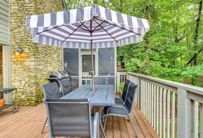 2 Decks + Fire Pit: Mountain Cabin In Big Canoe!