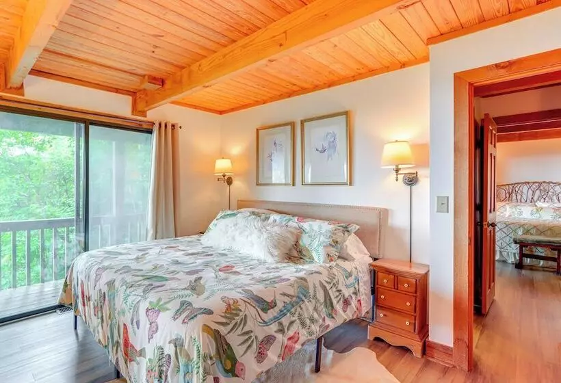 2 Decks + Fire Pit: Mountain Cabin In Big Canoe!