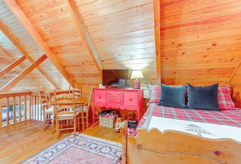 2 Decks + Fire Pit: Mountain Cabin In Big Canoe!