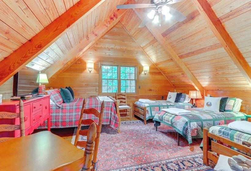 2 Decks + Fire Pit: Mountain Cabin In Big Canoe!