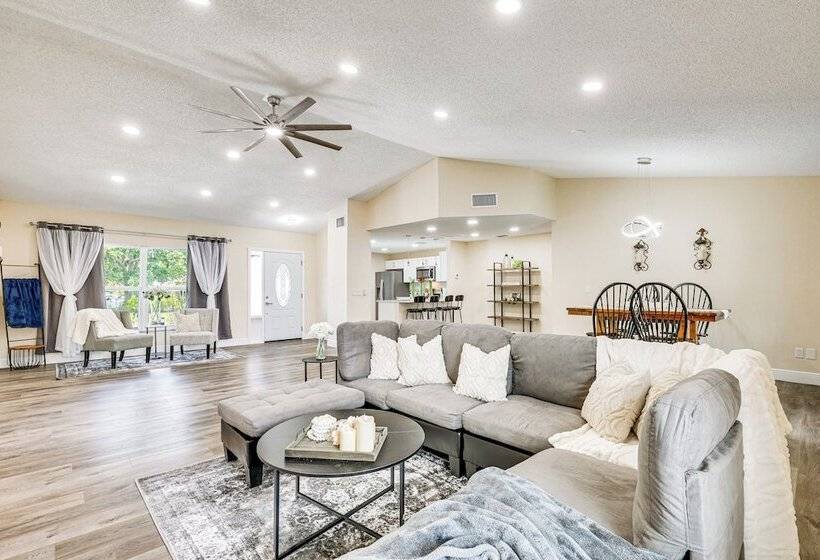 16 Mi To Downtown Tampa: Home W/ Hot Tub!