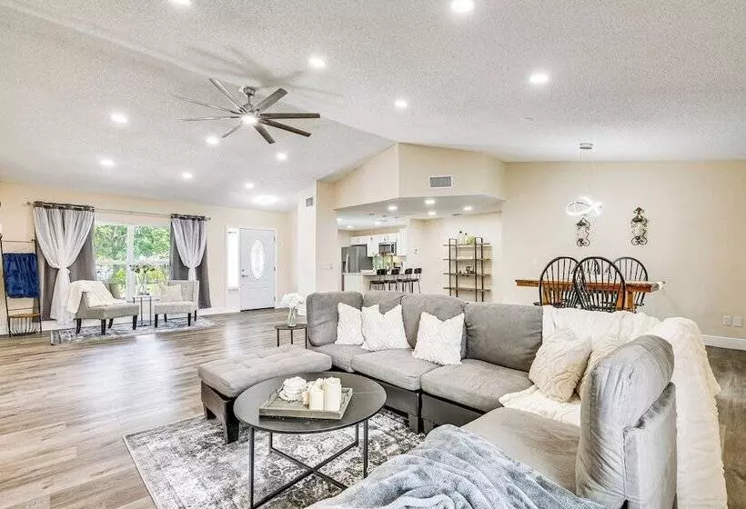 16 Mi To Downtown Tampa: Home W/ Hot Tub!