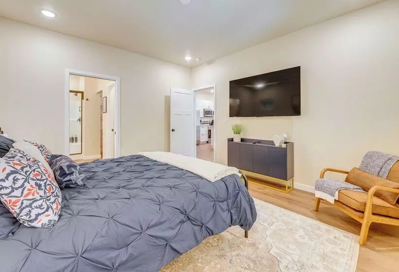 Family Friendly Florence Home: 3 Mi To The Coast!