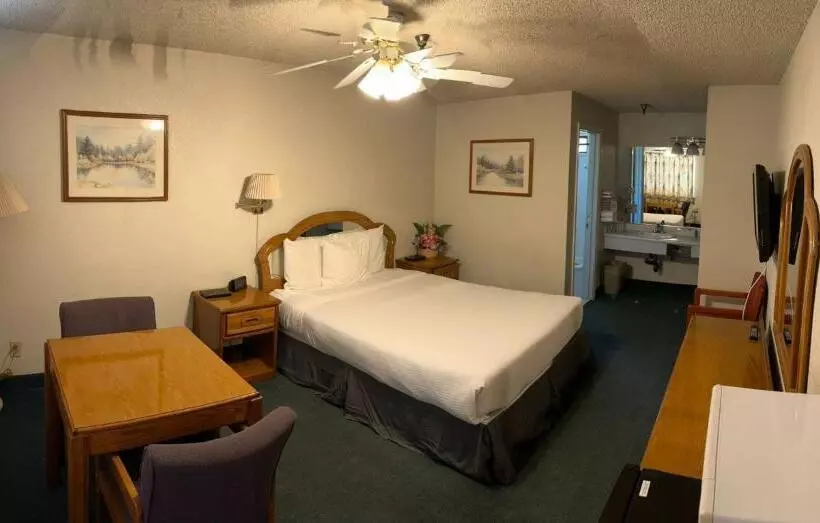 Formosa Inn
