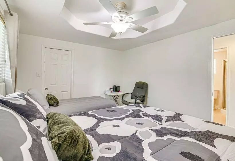 5 Mi To Beaches: Sunny Port Isabel Golf Retreat