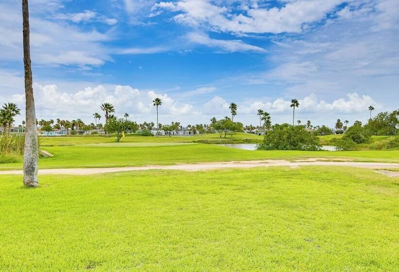 5 Mi To Beaches: Sunny Port Isabel Golf Retreat