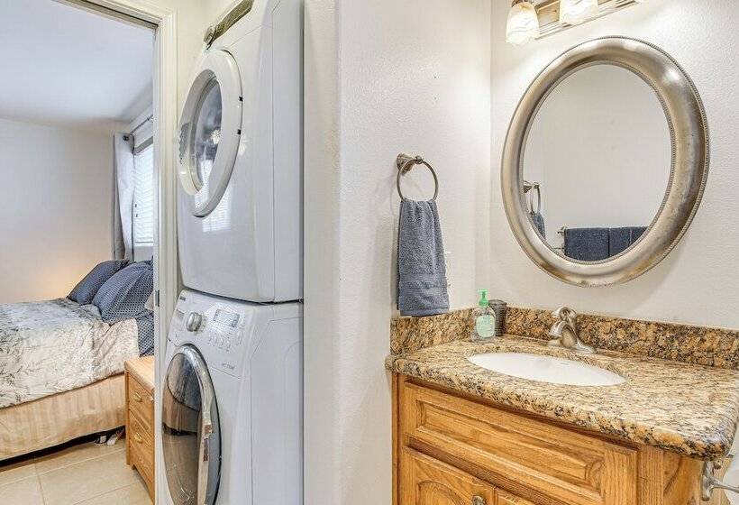 5 Mi To Beaches: Sunny Port Isabel Golf Retreat