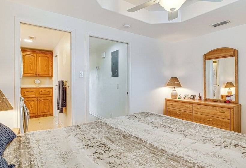 5 Mi To Beaches: Sunny Port Isabel Golf Retreat