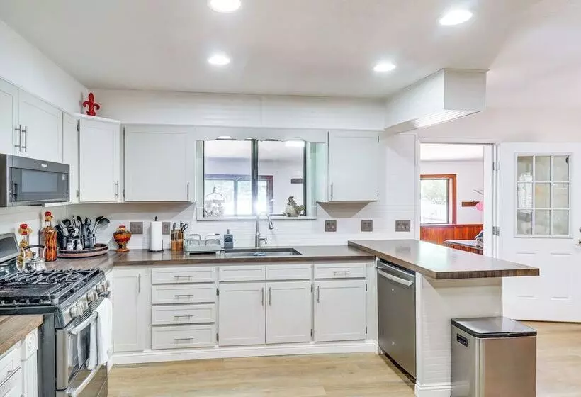 Walk To Rainbow Lake: Cabin W/ Game Room & Yard