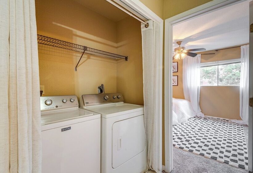 College Station Gem W/ Pool Access Near University