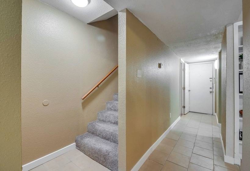 College Station Gem W/ Pool Access Near University