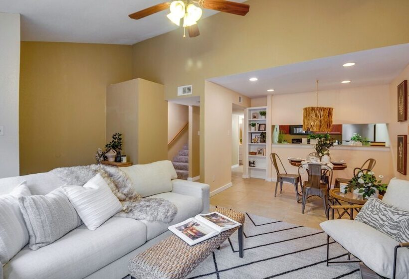 College Station Gem W/ Pool Access Near University