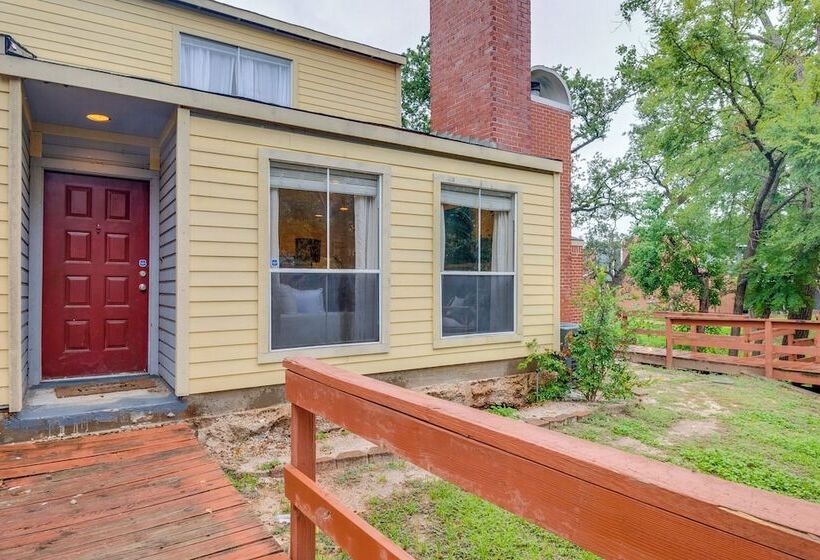 College Station Gem W/ Pool Access Near University