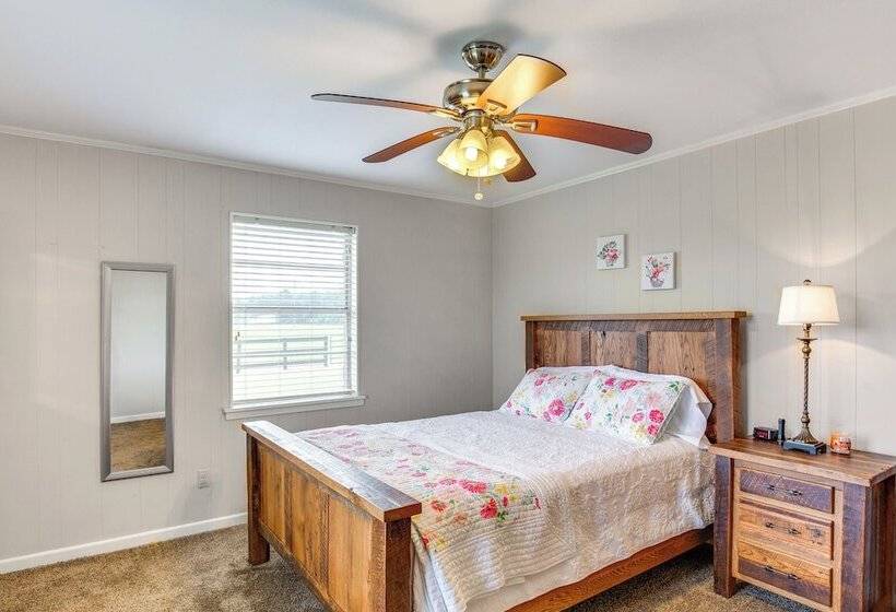 Cozy De Kalb Home W/ Grill On 100 Acres!