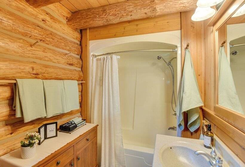 Lakefront Jones Cabin W/ Private Dock & Game Room!