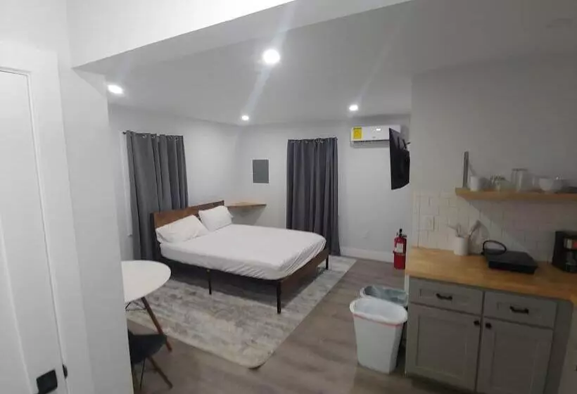 モーテル Vermont Suites