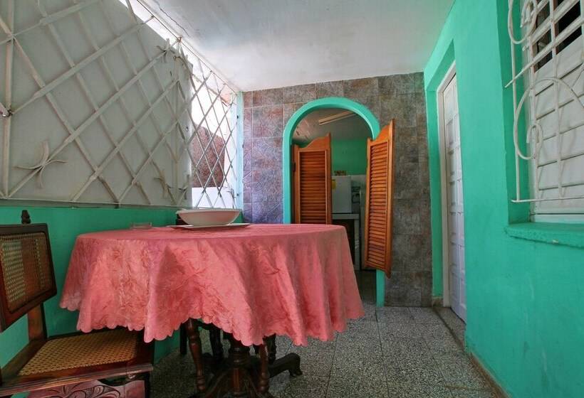 پانسیون Hostal Mar Y Sol