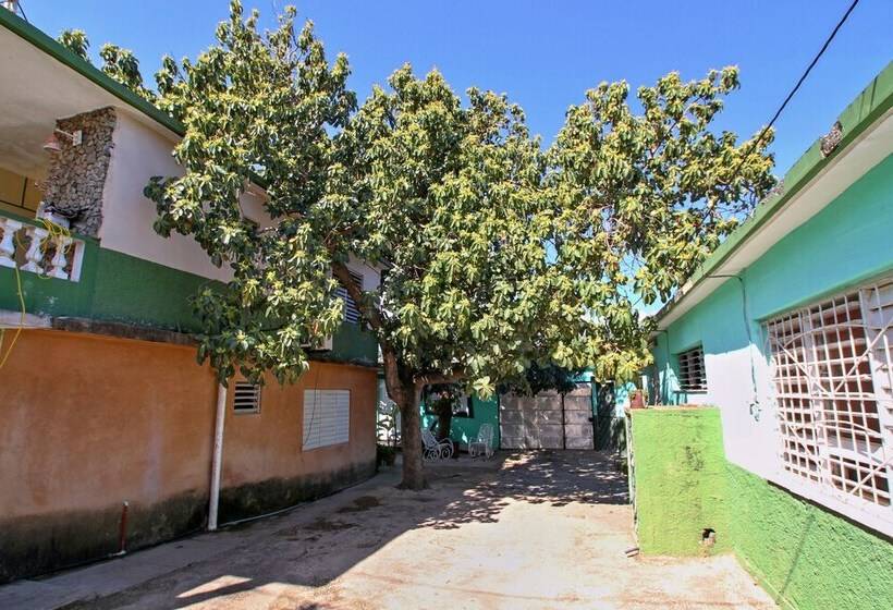 پانسیون Hostal Mar Y Sol