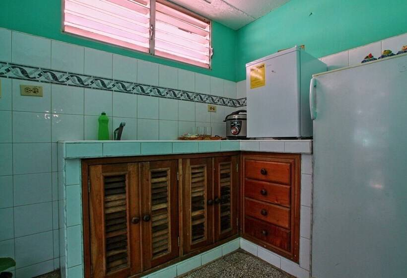 پانسیون Hostal Mar Y Sol